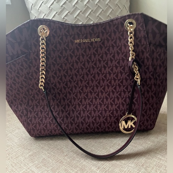 NWT Michael Kors LG Chain Shoulder Tote - Picture 4 of 10